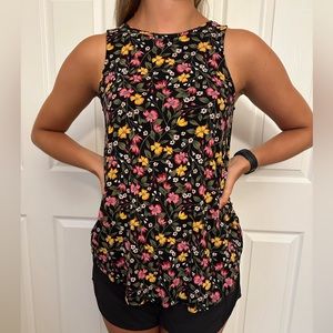 ❤️Sleeveless Black Floral Print Top Size XS